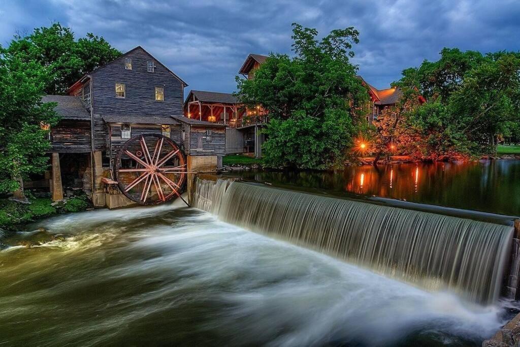 Moonlight Cottage - Your Romantic & Scenic Escape Sevierville Zewnętrze zdjęcie